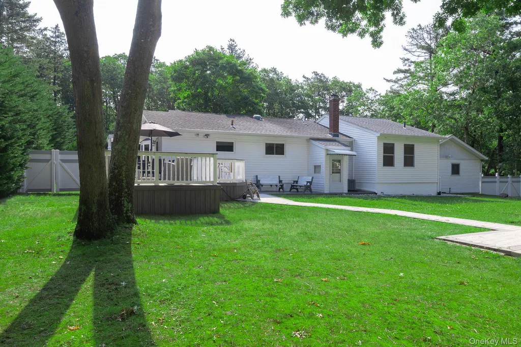 276 Parkway Drive Calverton NY 11933