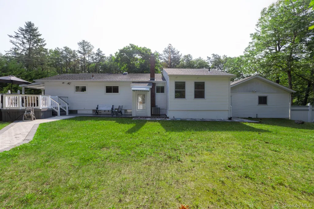 276 Parkway Drive Calverton NY 11933