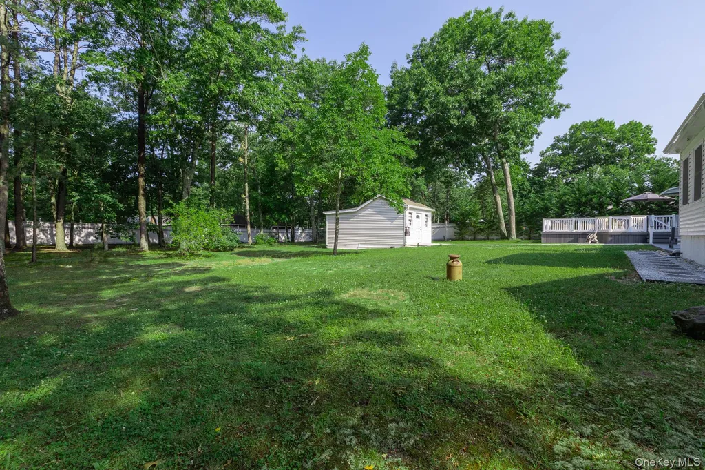 276 Parkway Drive Calverton NY 11933