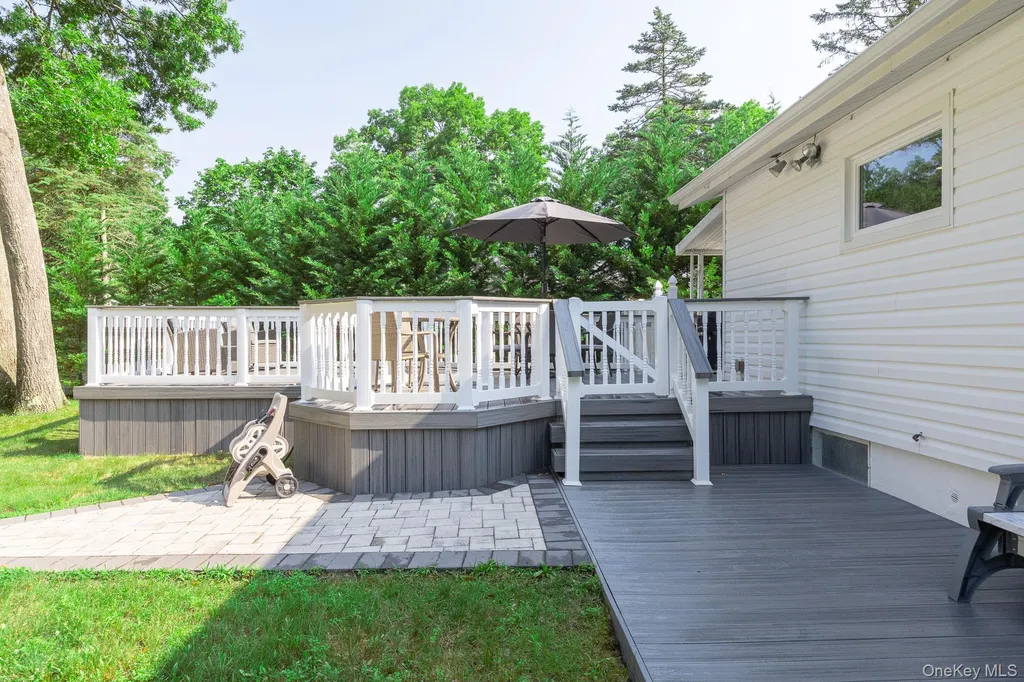 276 Parkway Drive Calverton NY 11933