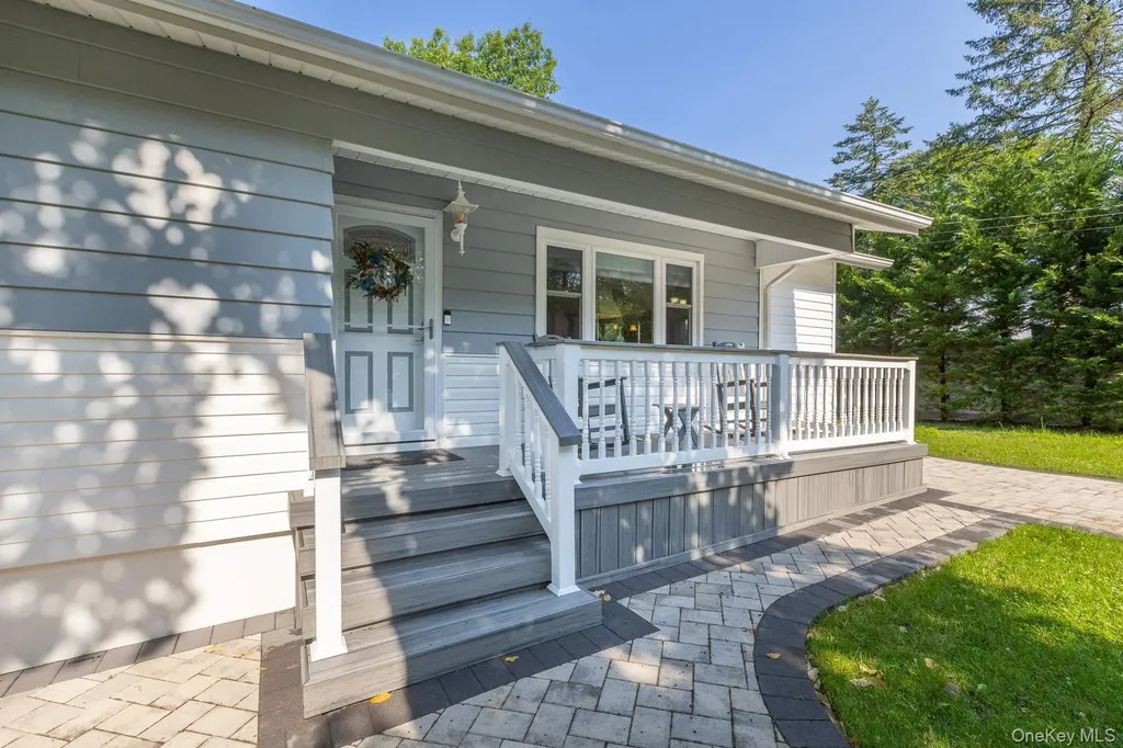 276 Parkway Drive Calverton NY 11933