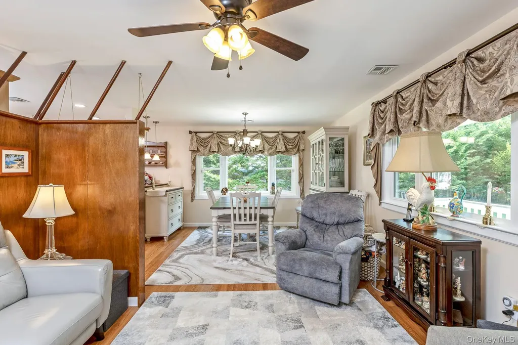 276 Parkway Drive Calverton NY 11933