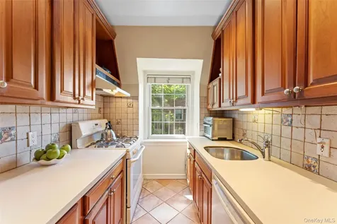 2 Alden Place Bronxville NY 10708