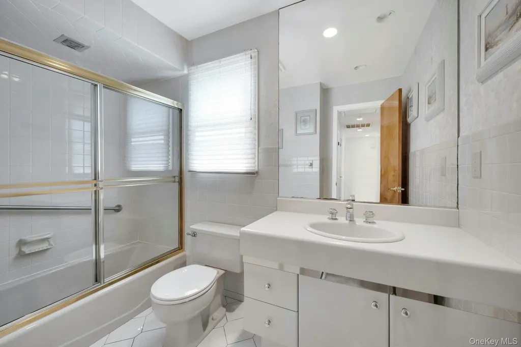 100 Neptune Avenue New Rochelle NY 10805
