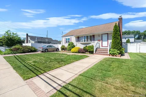 52 Eastlake Avenue Massapequa Park NY 11762