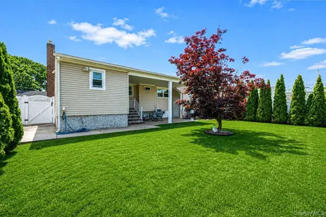 52 Eastlake Avenue Massapequa Park NY 11762