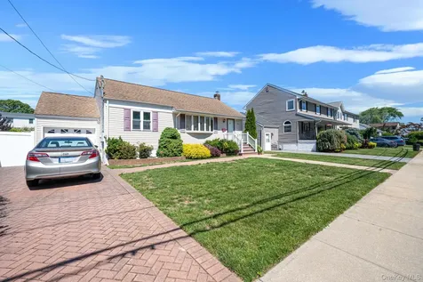52 Eastlake Avenue Massapequa Park NY 11762
