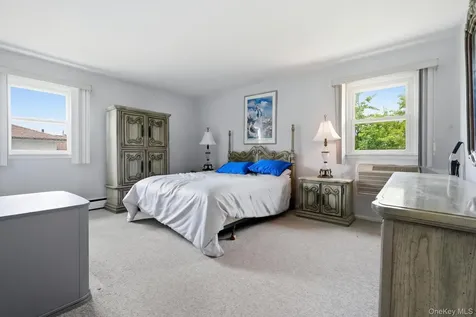 2367 Aron Drive E Seaford NY 11783