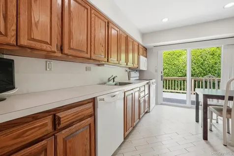 2367 Aron Drive E Seaford NY 11783
