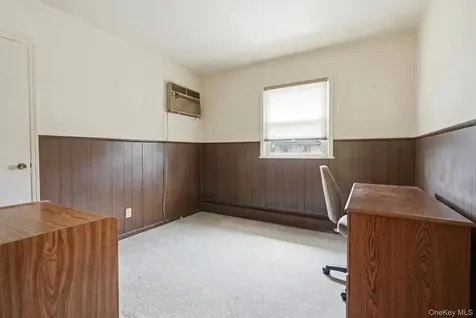 2367 Aron Drive E Seaford NY 11783