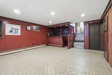 2367 Aron Drive E Seaford NY 11783