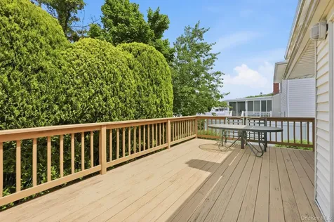 2367 Aron Drive E Seaford NY 11783