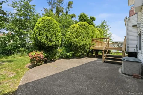 2367 Aron Drive E Seaford NY 11783