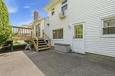 2367 Aron Drive E Seaford NY 11783