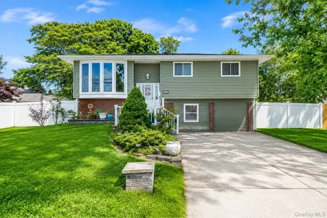 23 Ehler Street Brentwood NY 11717