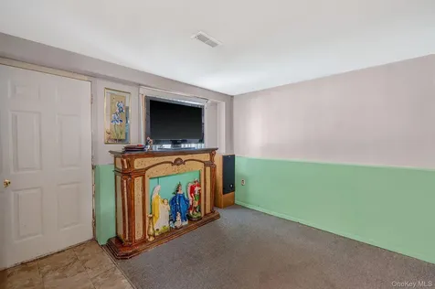 23 Ehler Street Brentwood NY 11717