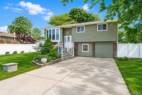 23 Ehler Street Brentwood NY 11717