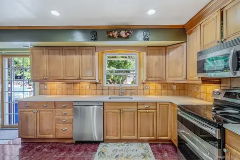 23 Ehler Street Brentwood NY 11717