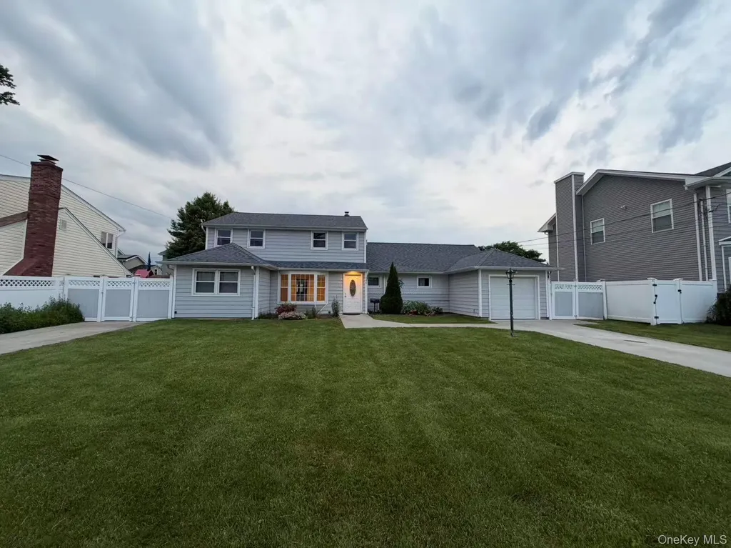 40 Relda Street Plainview NY 11803