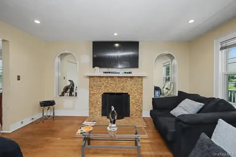 280 W Post Road White Plains NY 10606