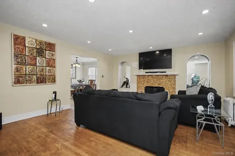 280 W Post Road White Plains NY 10606