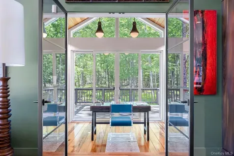 56 Lauren Court Woodstock NY 12401