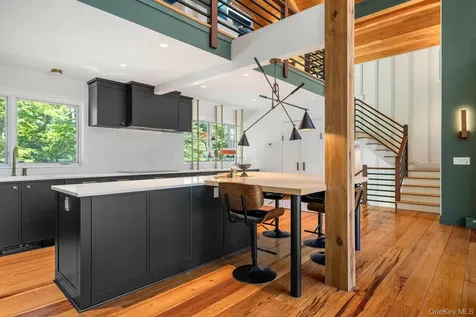 56 Lauren Court Woodstock NY 12401