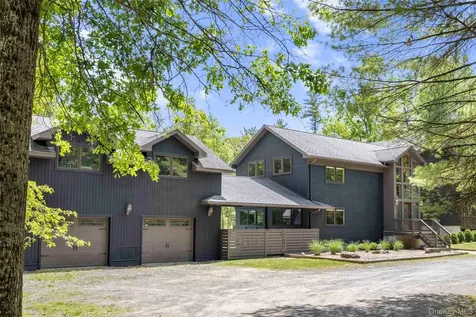 56 Lauren Court Woodstock NY 12401