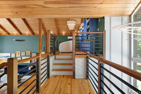 56 Lauren Court Woodstock NY 12401