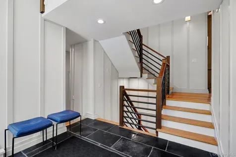 56 Lauren Court Woodstock NY 12401