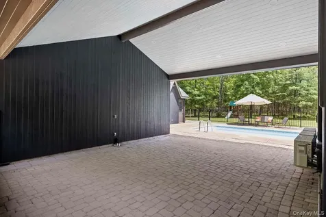 56 Lauren Court Woodstock NY 12401