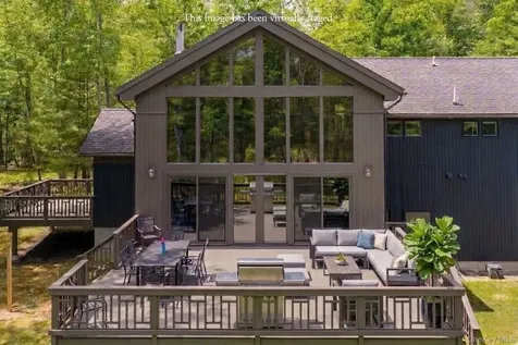 56 Lauren Court Woodstock NY 12401