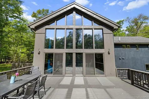 56 Lauren Court Woodstock NY 12401
