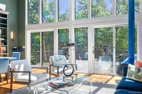 56 Lauren Court Woodstock NY 12401