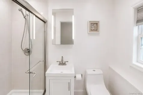 40 Emmett Terrace New Rochelle NY 10805