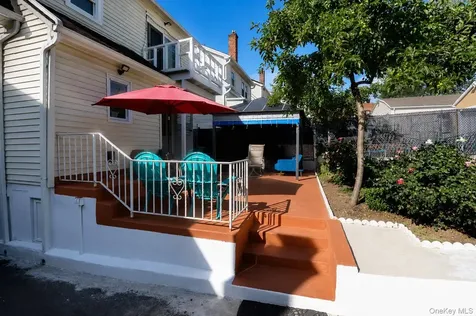 40 Emmett Terrace New Rochelle NY 10805