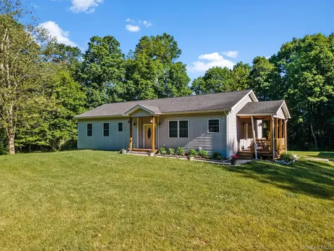 83 Cotter Road Highland NY 12528