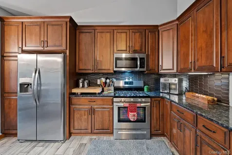 83 Cotter Road Highland NY 12528