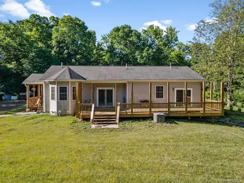 83 Cotter Road Highland NY 12528