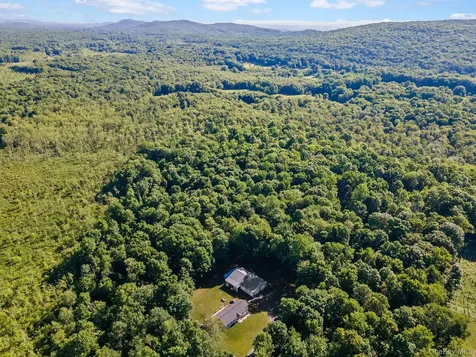 83 Cotter Road Highland NY 12528