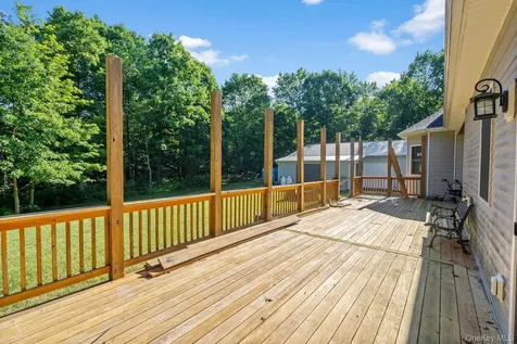 83 Cotter Road Highland NY 12528
