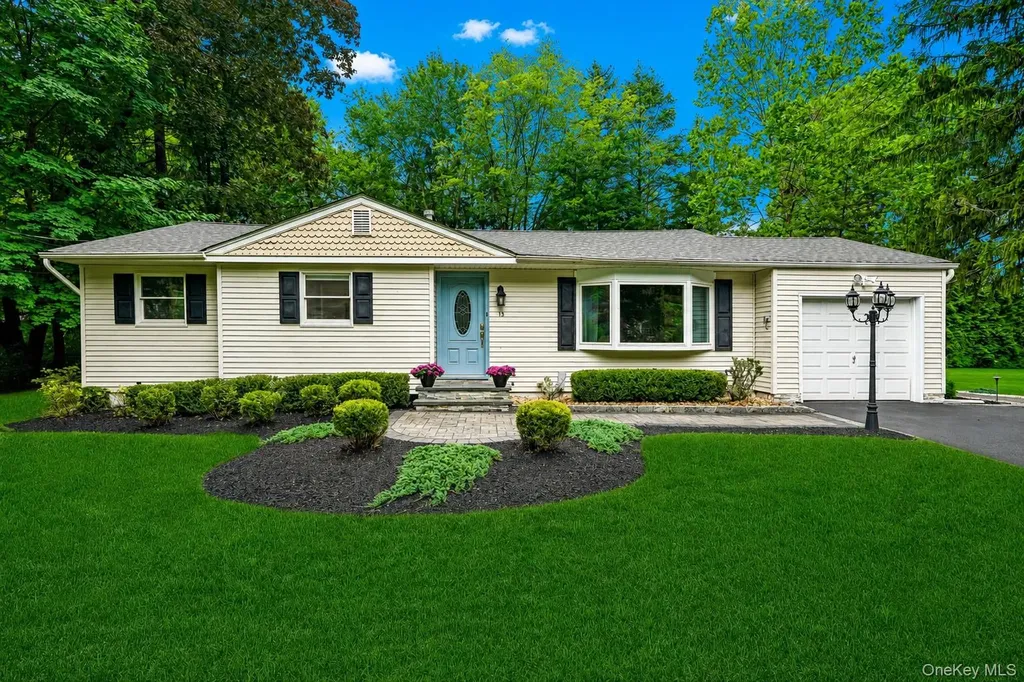 13 Beech Street Nanuet NY 10954