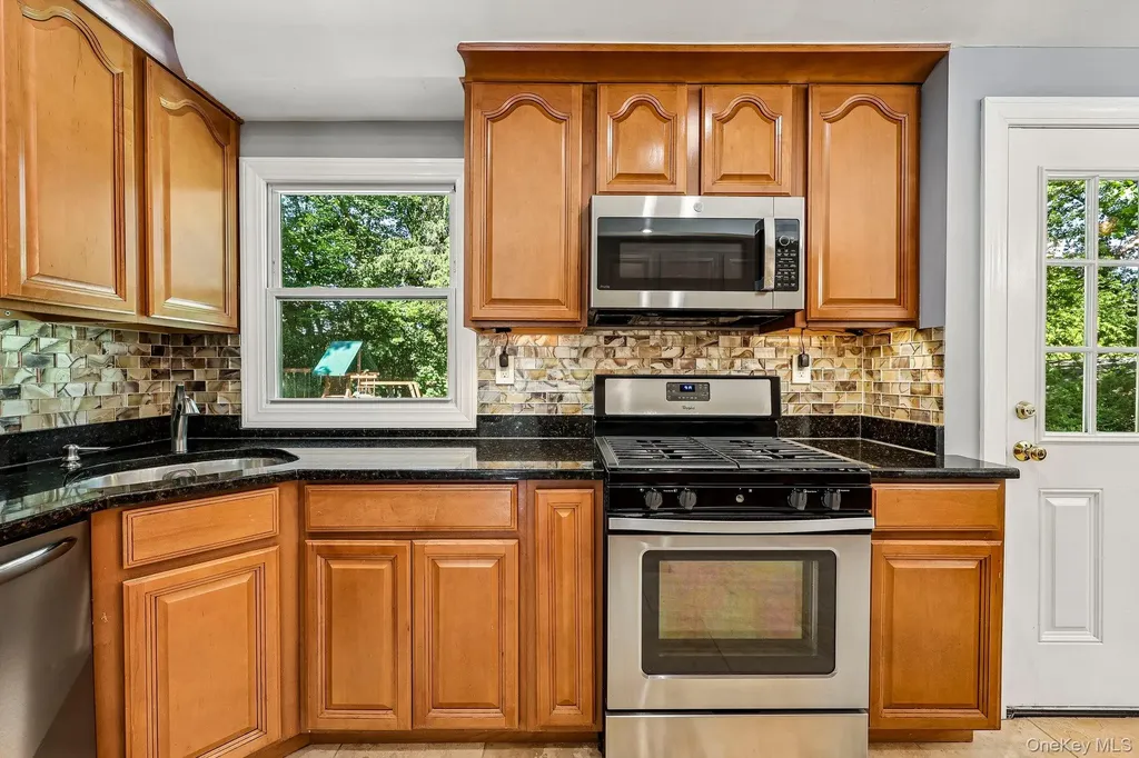 13 Beech Street Nanuet NY 10954