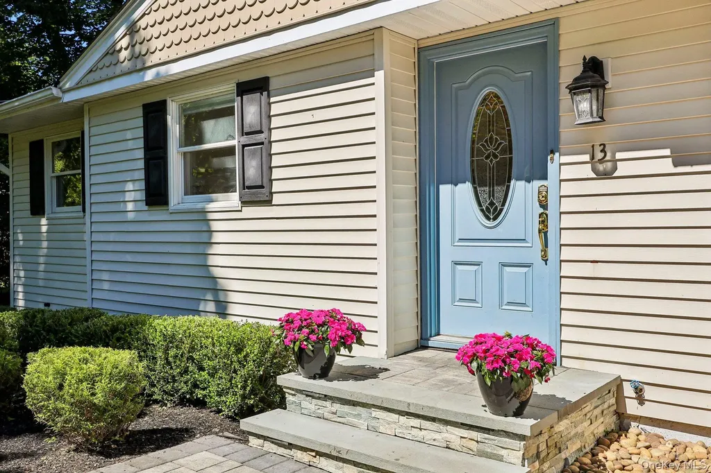 13 Beech Street Nanuet NY 10954