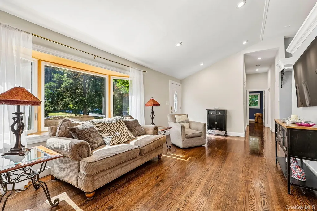 13 Beech Street Nanuet NY 10954