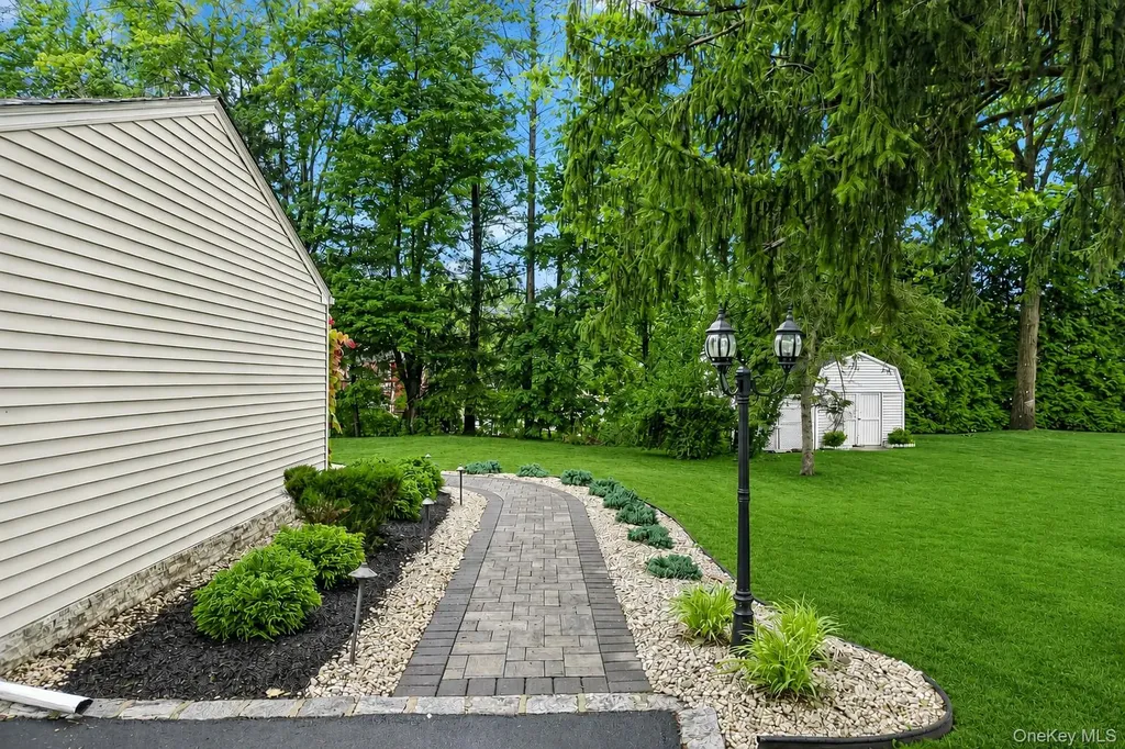 13 Beech Street Nanuet NY 10954