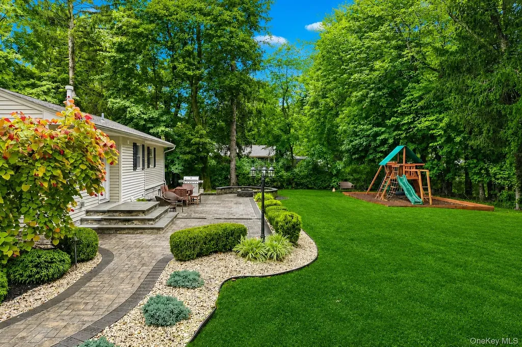 13 Beech Street Nanuet NY 10954