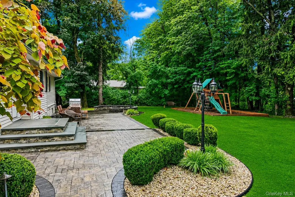 13 Beech Street Nanuet NY 10954