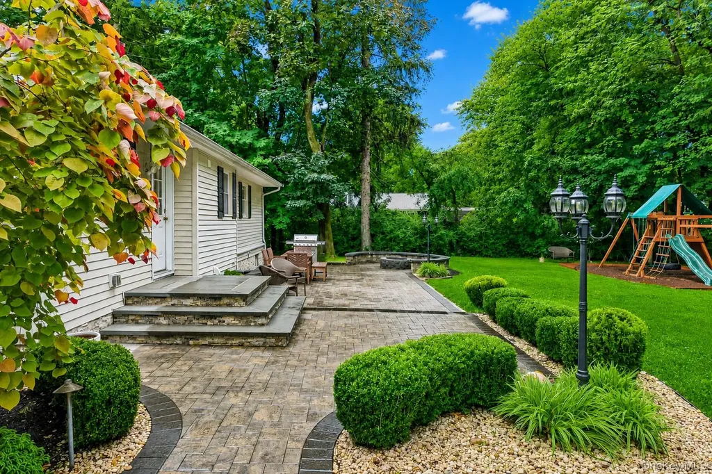 13 Beech Street Nanuet NY 10954