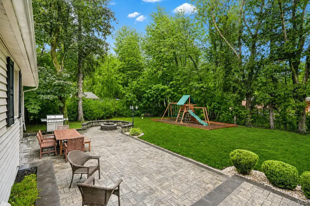 13 Beech Street Nanuet NY 10954